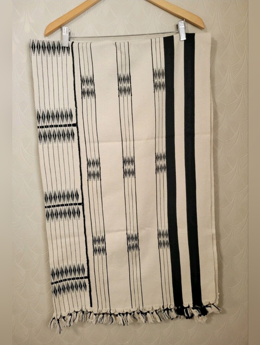 Jaipur Living Nagaland NGD04 Throw 42" x 72" Birch Moonless Night 100% Handcraft